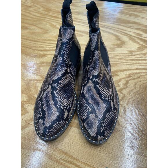 Paige Ankle Women's 6.5 Cecily Stud Trim Snakeskin Embossed Chelsea Boots S5 - Picture 1 of 7